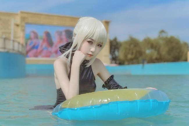 Cosplay福利/阿尔托莉雅alter泳装cos Cn：泡泡