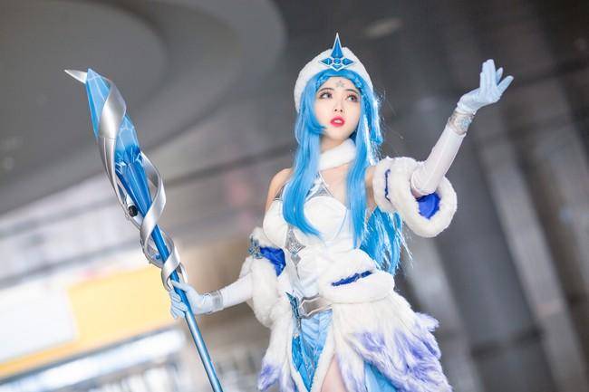 Cosplay福利/美貌是一种罪孽，暴雪也无法掩埋
