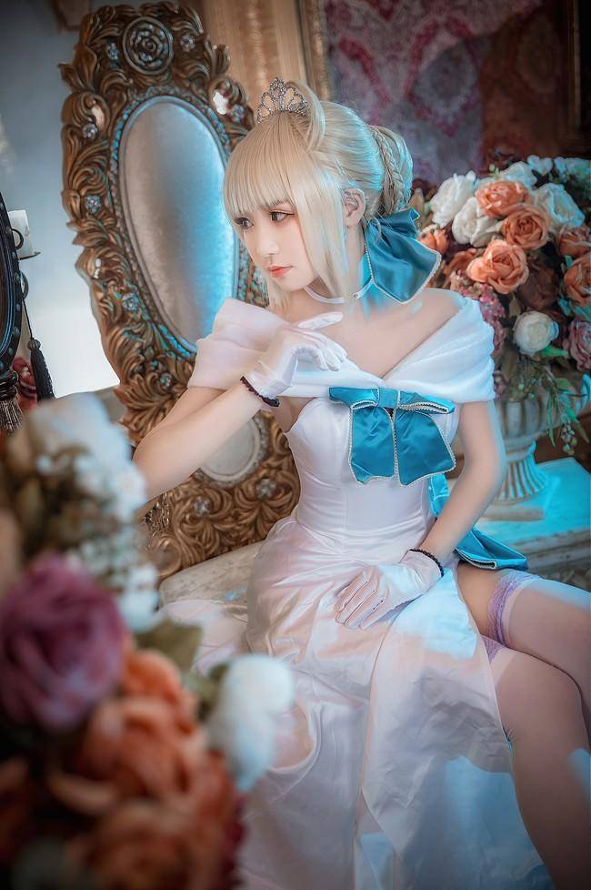 Cosplay福利/阿尔托莉雅 白丝过膝袜cosplay Cn：泡泡