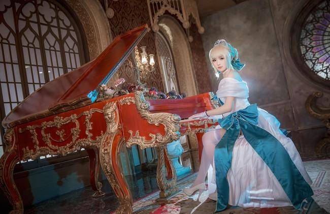 Cosplay福利/阿尔托莉雅 白丝过膝袜cosplay Cn：泡泡
