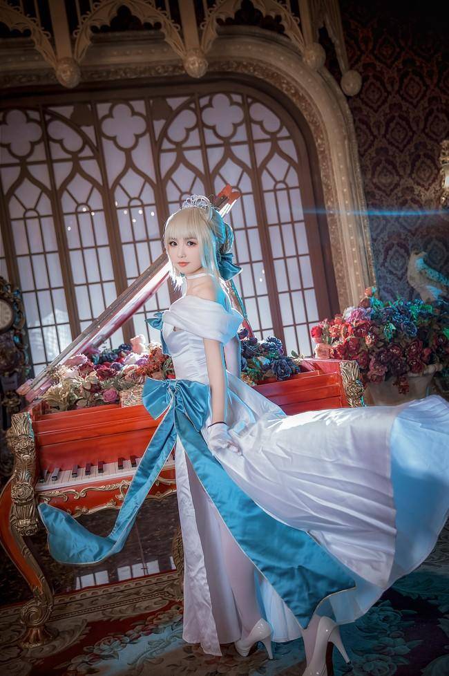 Cosplay福利/阿尔托莉雅 白丝过膝袜cosplay Cn：泡泡