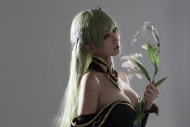 Cosplay福利/反叛的鲁路修 御姐~角色：C.C. Cn：susii