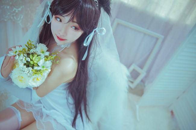 Cosplay福利/爱宕犬白丝绝对领域 Cn：阿八八八w