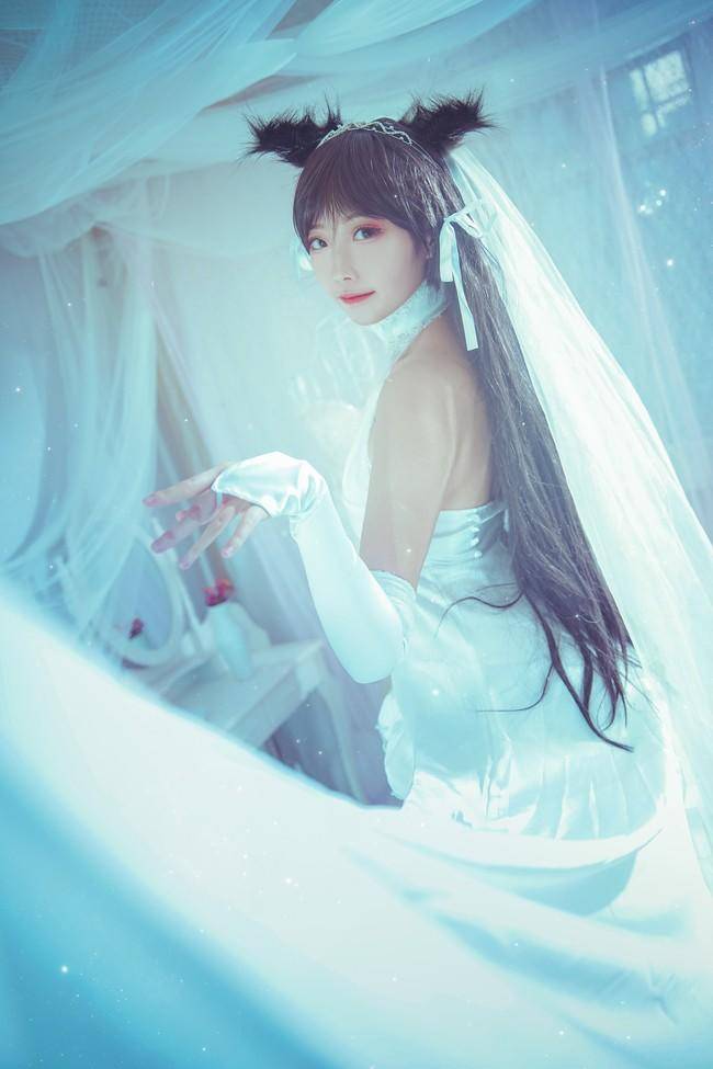 Cosplay福利/爱宕犬白丝绝对领域 Cn：阿八八八w