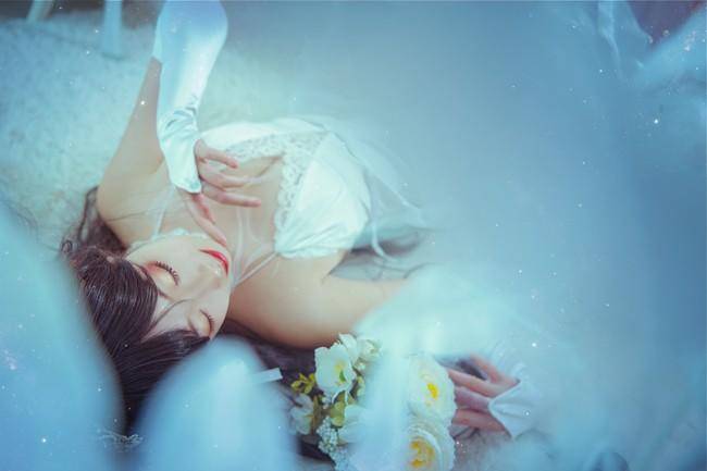 Cosplay福利/爱宕犬白丝绝对领域 Cn：阿八八八w