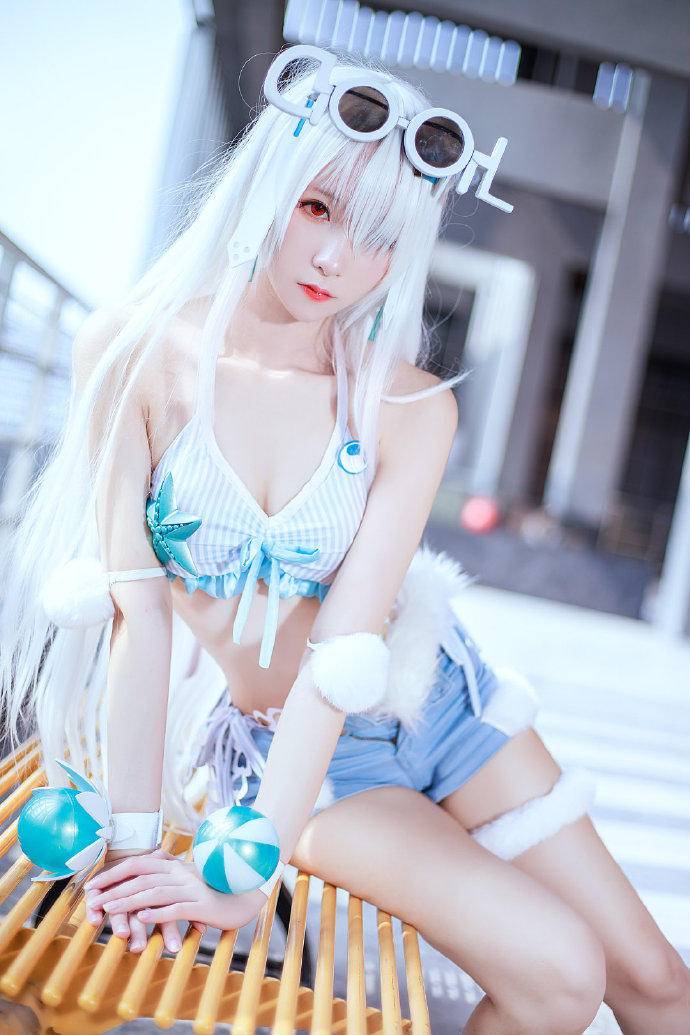 Cosplay福利/露西亚·深红之渊：@拼音拼嘤嘤