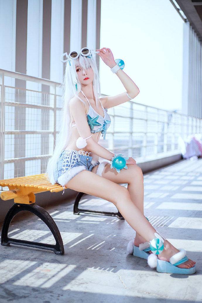 Cosplay福利/露西亚·深红之渊：@拼音拼嘤嘤