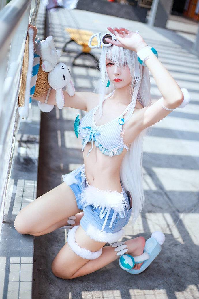 Cosplay福利/露西亚·深红之渊：@拼音拼嘤嘤