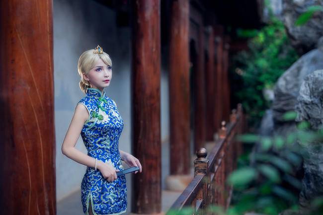 Cosplay福利/冰雪奇缘 艾莎cosplay Cn：鱼丸子呀