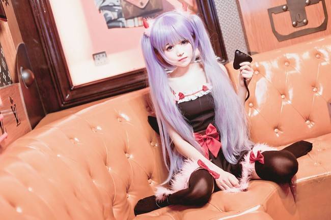 Cosplay福利/黑丝绝对领域双马尾少女 newgame 凉风青叶COSPLAY美图欣赏 cn:卷儿