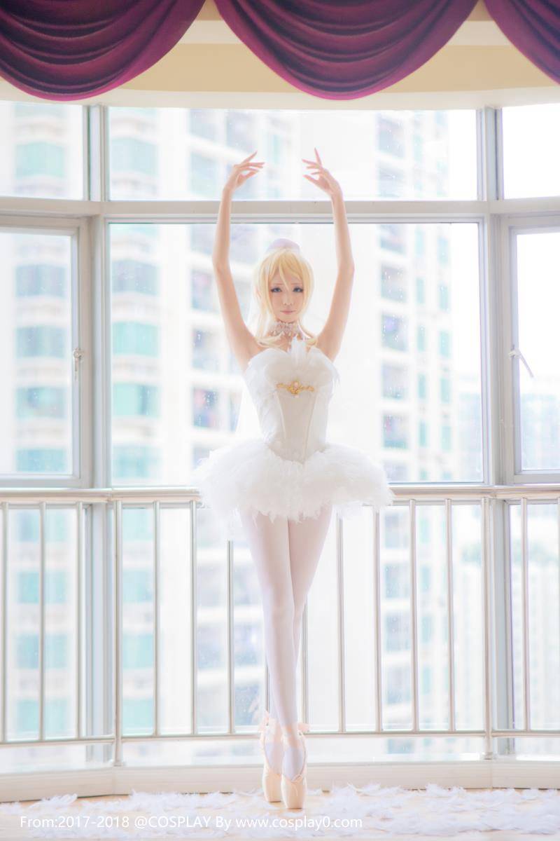 Cosplay福利/LoveLive青青子w绚濑绘里白丝腿玩年Cosplay福利图片