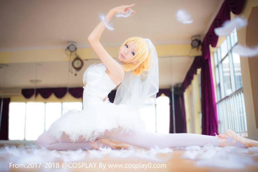 Cosplay福利/LoveLive青青子w绚濑绘里白丝腿玩年Cosplay福利图片
