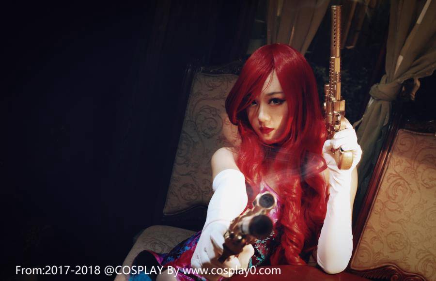 Cosplay福利/英雄联盟赏金猎人厄运小姐黑丝美女Cosplay福利