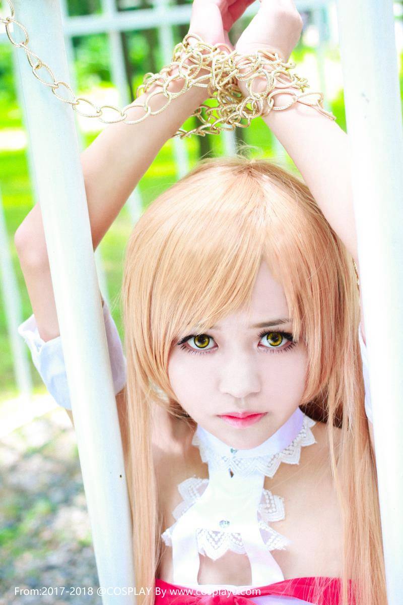 Cosplay福利/刀剑神域Cosplay亚丝娜美女萝莉裸足福利图片