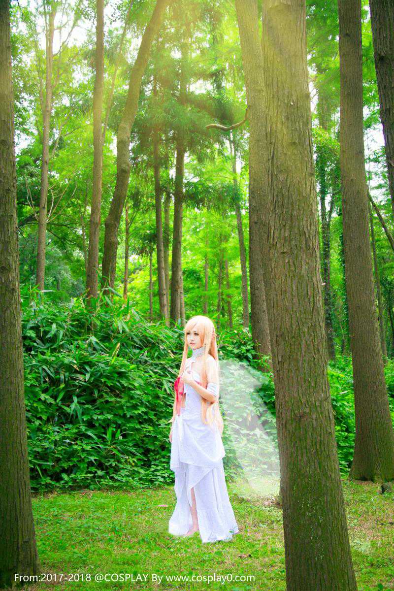 Cosplay福利/刀剑神域Cosplay亚丝娜美女萝莉裸足福利图片