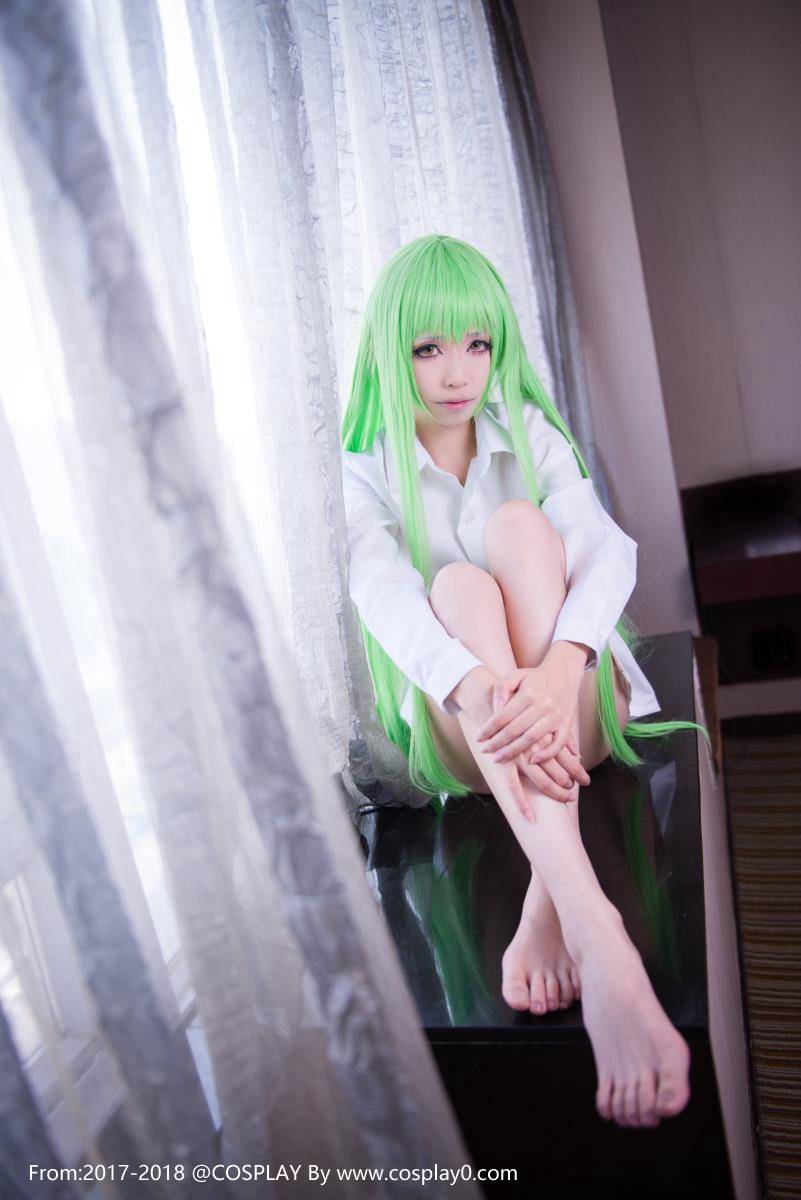 Cosplay福利/青青子Cosplay反逆之鲁鲁修C.C.极度诱惑足控福利图