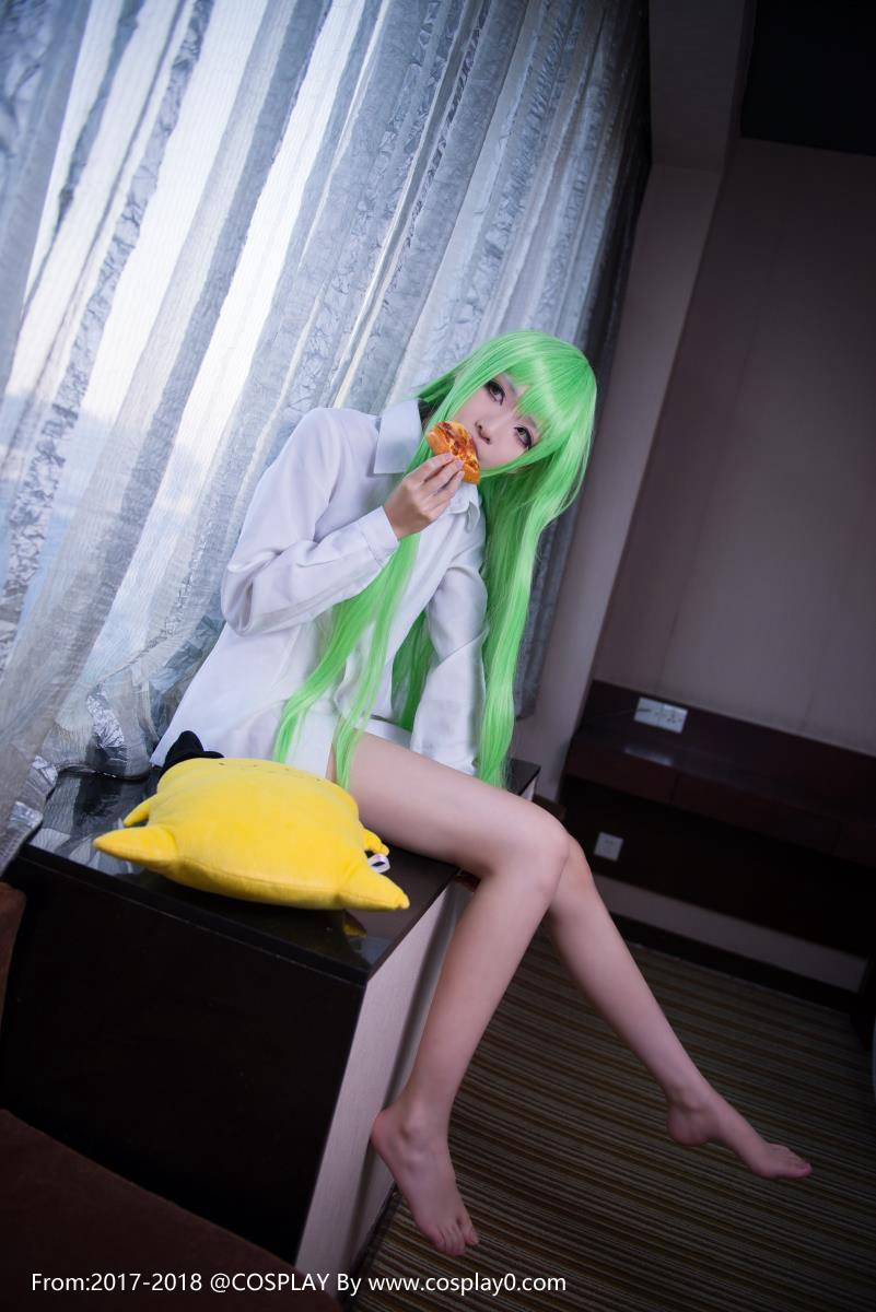 Cosplay福利/青青子Cosplay反逆之鲁鲁修C.C.极度诱惑足控福利图