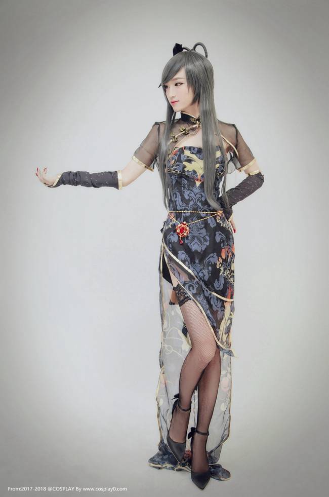 Cosplay福利/色气满满金丝雀洛天依黑丝美腿无圣光Cosplay福利图片