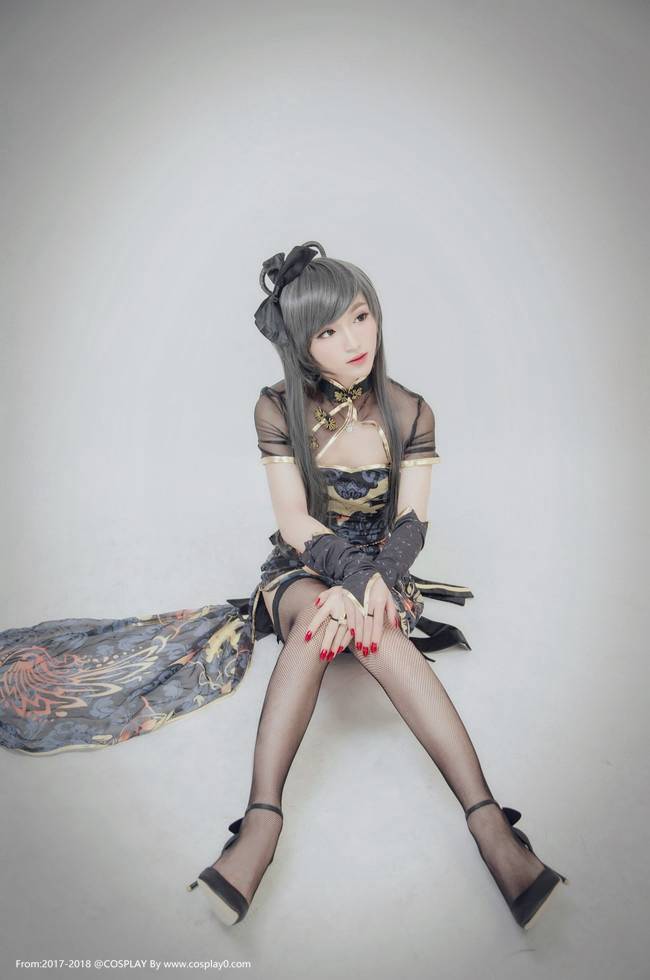 Cosplay福利/色气满满金丝雀洛天依黑丝美腿无圣光Cosplay福利图片