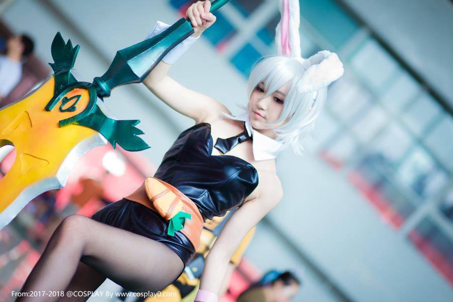 Cosplay福利/啾小妍SAMA英雄联盟锐雯兔女郎黑丝Cosplay福利