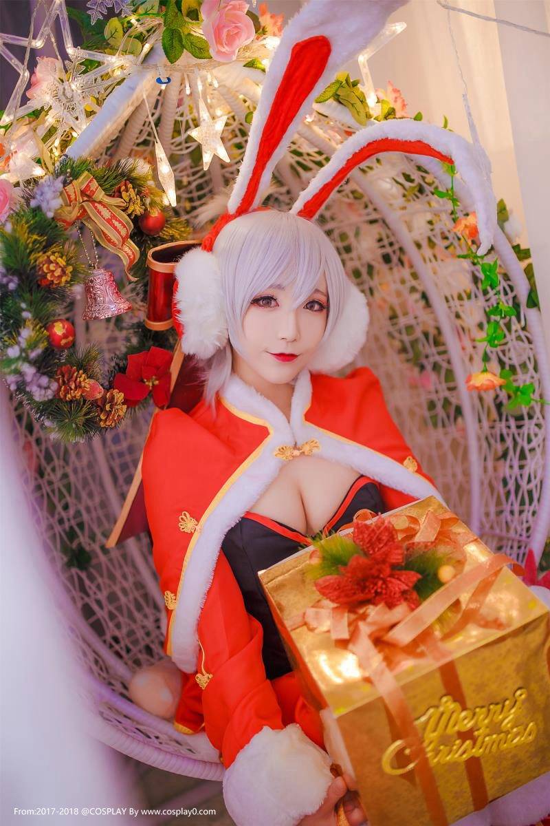 Cosplay福利/巨乳美女啾小妍Cosplay英雄联盟圣诞锐雯福利图片