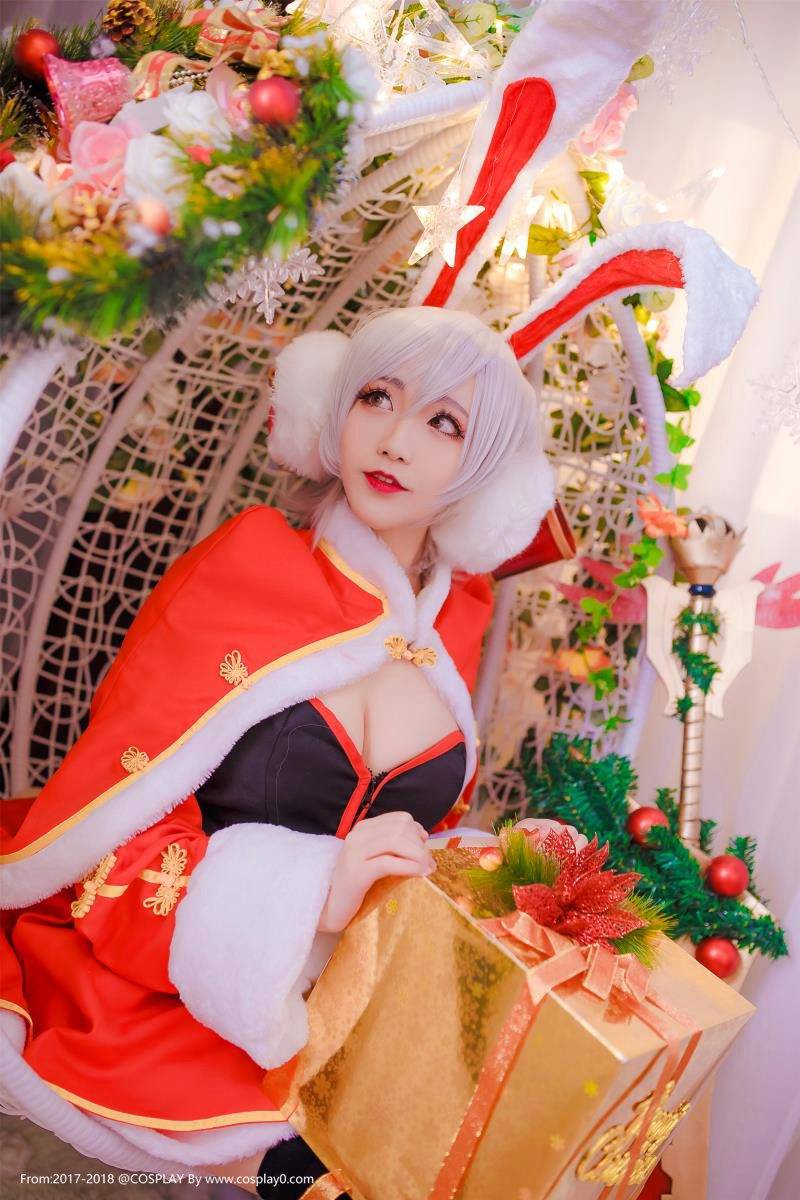 Cosplay福利/巨乳美女啾小妍Cosplay英雄联盟圣诞锐雯福利图片