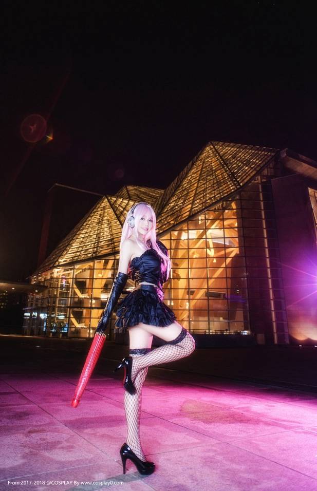 Cosplay福利/二次元大长腿美女Cosplay超级索尼子黑丝番号福利