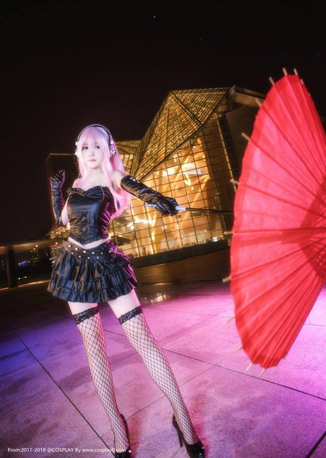 Cosplay福利/二次元大长腿美女Cosplay超级索尼子黑丝番号福利