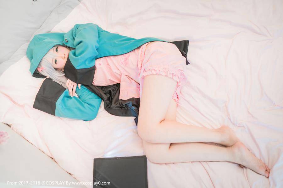 Cosplay福利/黄漫老师碳酸熊卡和泉纱雾萝莉足控Cosplay福利