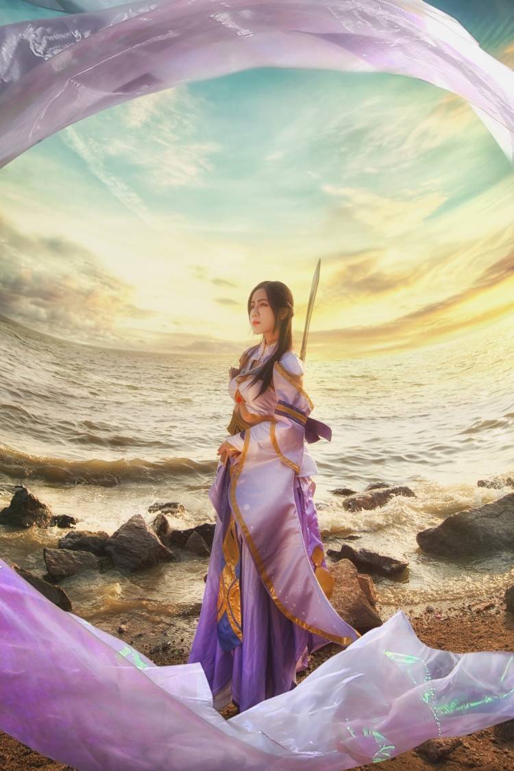 Cosplay福利/网红嫩模王者荣耀Cosplay紫霞仙子露娜图片