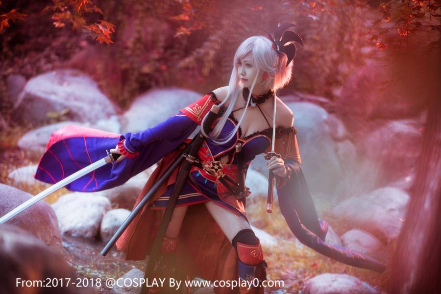 Cosplay福利/宅男女神汐颜玲CosplayFGO宫本武藏本子高清图片