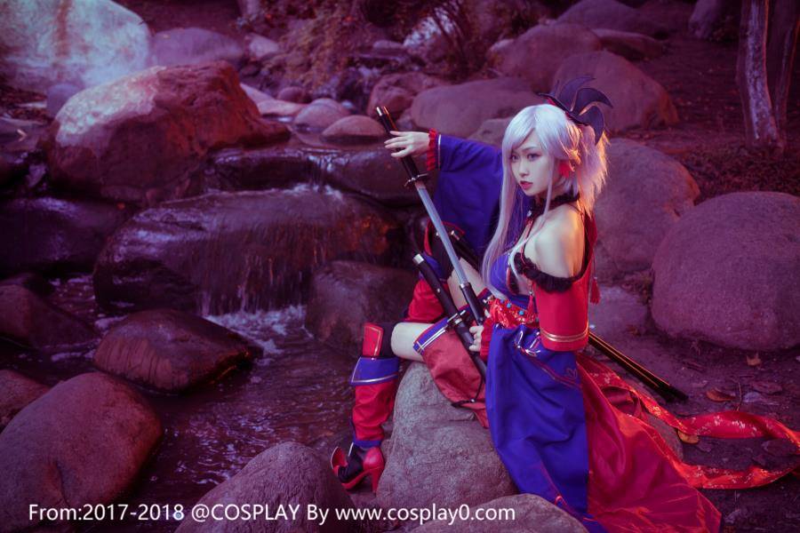 Cosplay福利/宅男女神汐颜玲CosplayFGO宫本武藏本子高清图片