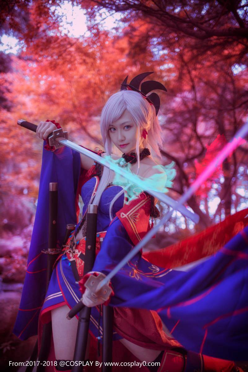 Cosplay福利/宅男女神汐颜玲CosplayFGO宫本武藏本子高清图片