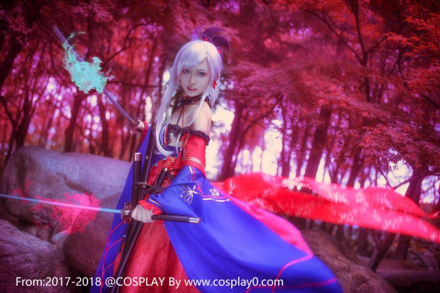 Cosplay福利/宅男女神汐颜玲CosplayFGO宫本武藏本子高清图片