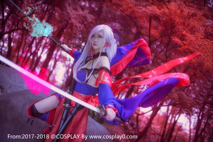 Cosplay福利/宅男女神汐颜玲CosplayFGO宫本武藏本子高清图片