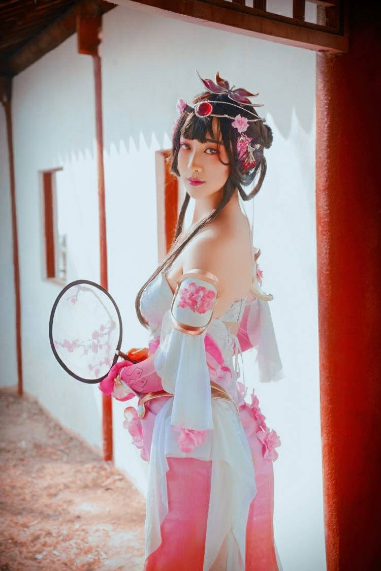 Cosplay福利/王者荣耀白丝美女Cosplay游园惊梦甄姬古风图片