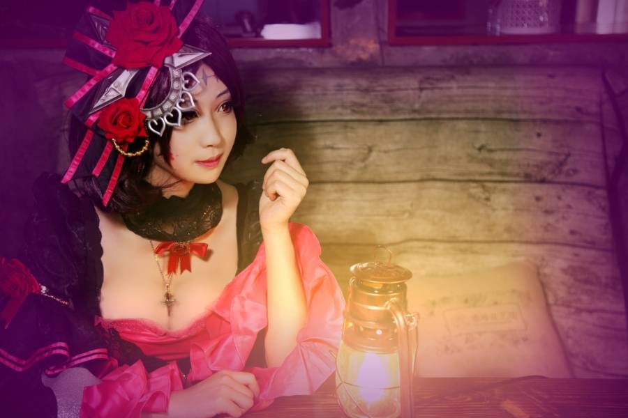 Cosplay福利/二次元美女Cos王者荣耀哥特玫瑰露娜图片