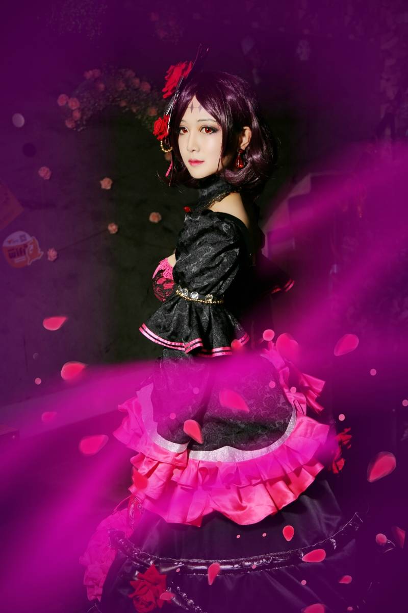 Cosplay福利/二次元美女Cos王者荣耀哥特玫瑰露娜图片