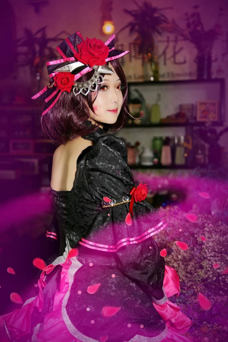 Cosplay福利/二次元美女Cos王者荣耀哥特玫瑰露娜图片