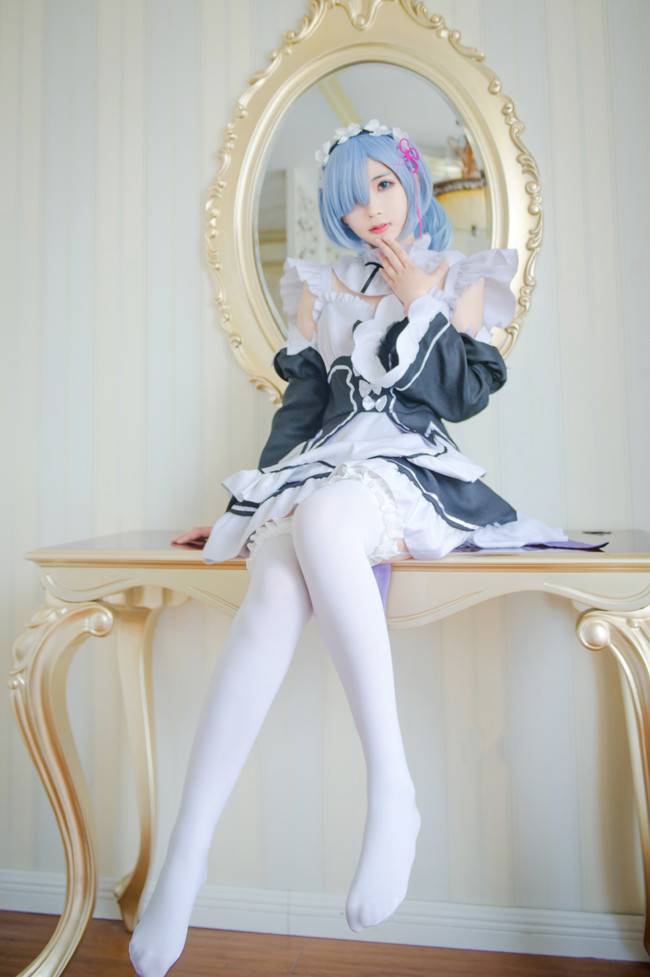 Cosplay福利/半次元白丝萝莉女仆装雷姆无圣光Cosplay福利图片