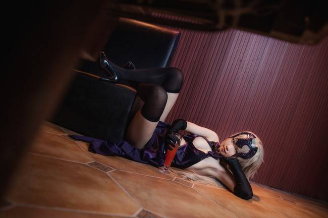 Cosplay福利/肉番福利巨乳美女诱惑黑化贞德黑丝Cosplay福利写真