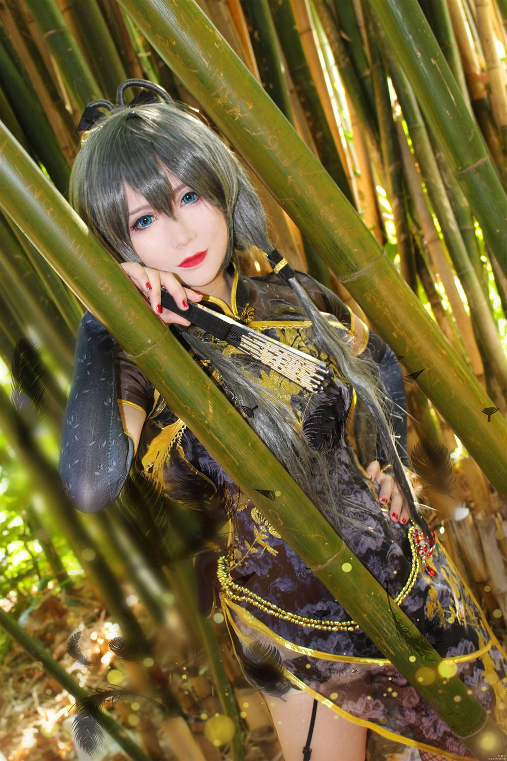 Cosplay福利/翘臀美女洛天依旗袍黑丝诱惑Cosplay福利美女写真
