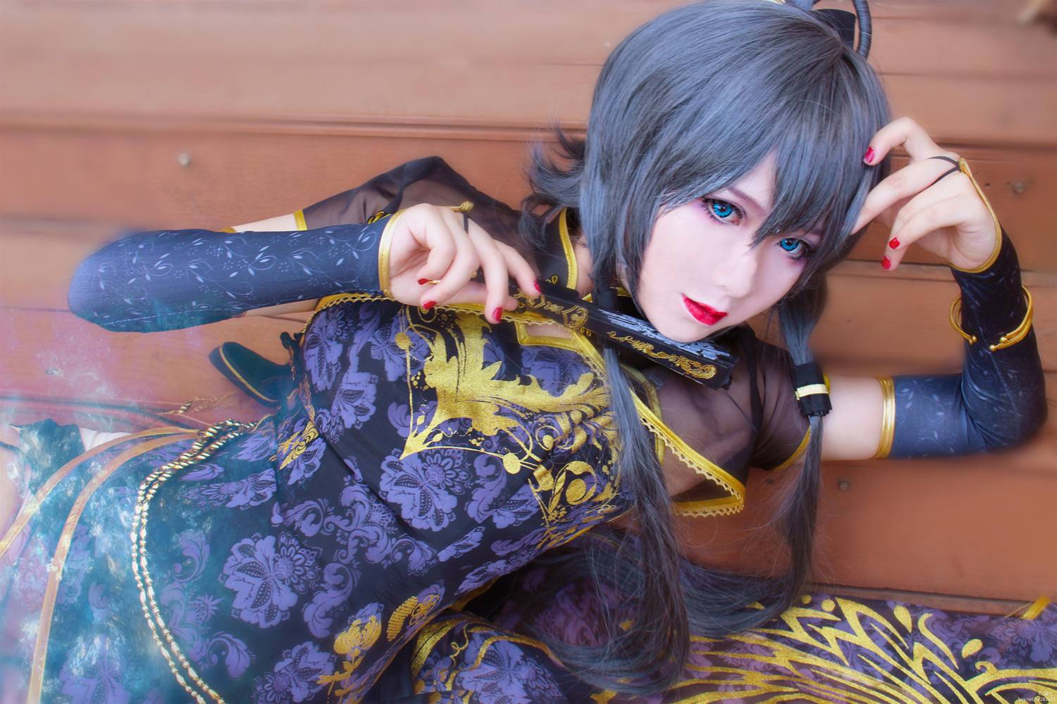 Cosplay福利/翘臀美女洛天依旗袍黑丝诱惑Cosplay福利美女写真