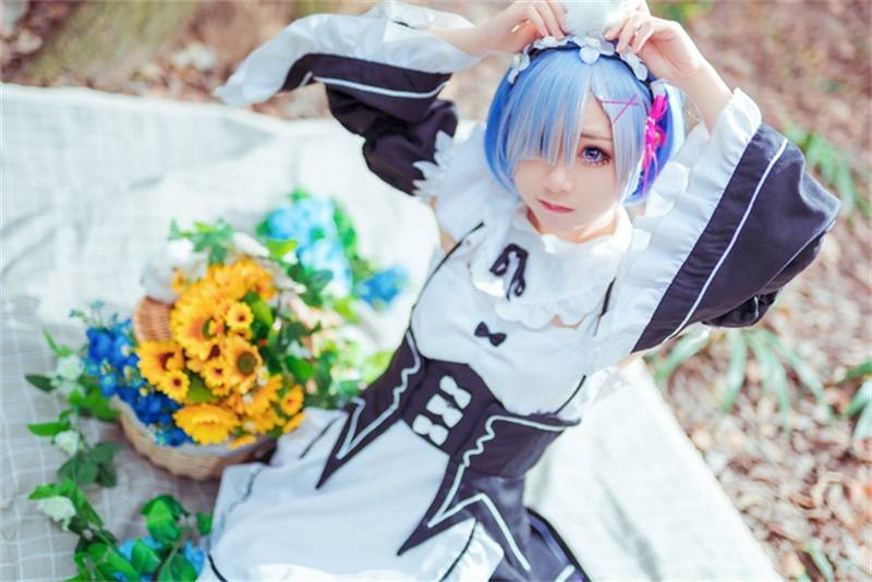 Cosplay福利/萌妹子女仆装萝莉雷姆白丝美腿Cosplay图片
