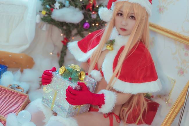 Cosplay福利/四月亖Cos干物妹小埋土间埋白丝萝莉内衣诱惑胖次福利