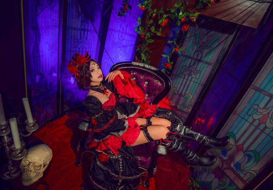 Cosplay福利/巨乳美女Cosplay王者荣耀露娜哥特玫瑰诱惑福利图片
