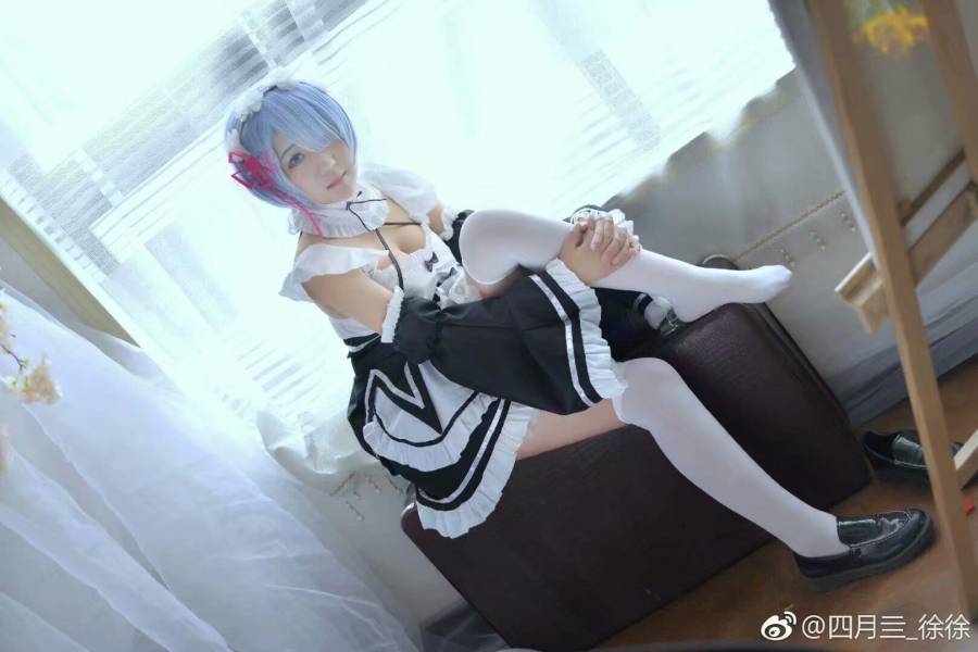 Cosplay福利/四月亖雷姆女仆白丝足控私房Cosplay福利萝莉图片