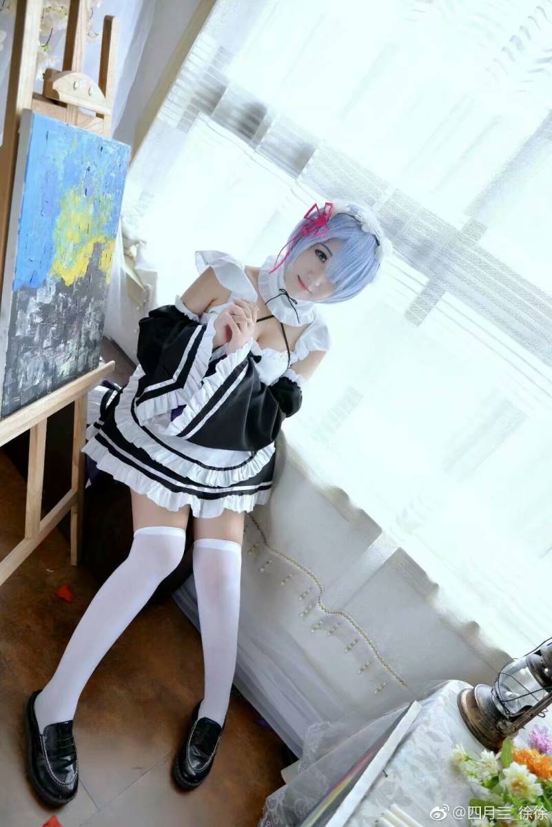 Cosplay福利/四月亖雷姆女仆白丝足控私房Cosplay福利萝莉图片