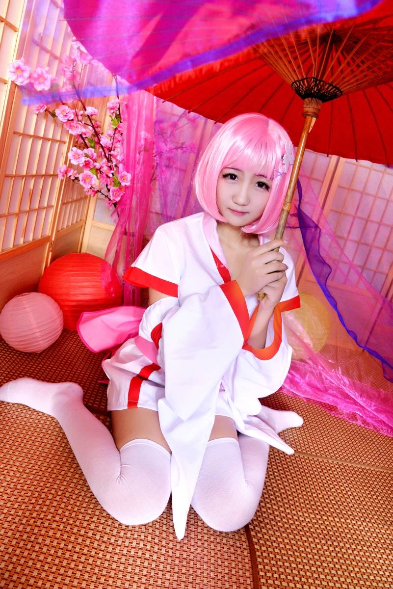 Cosplay福利/B站主播四月亖幼年雷姆萝莉白丝足控Cosplay福利