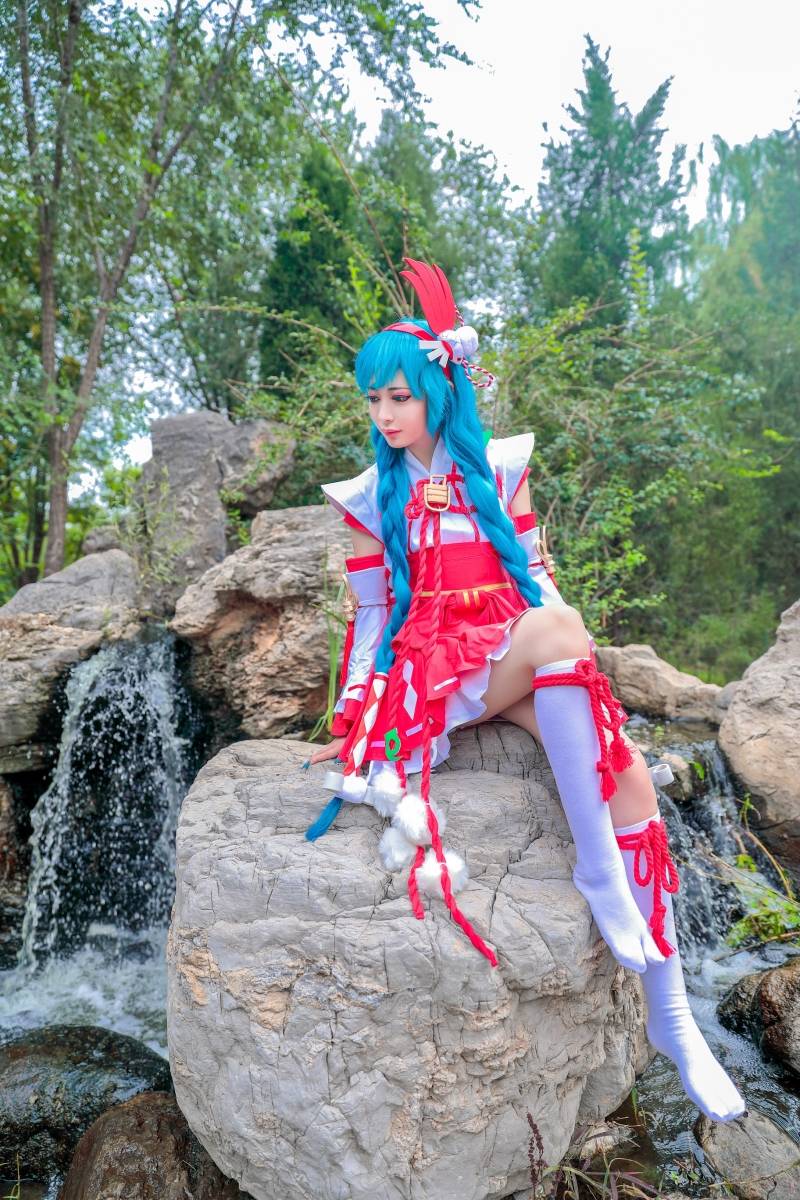 Cosplay福利/王者荣耀伊势巫女大乔裸足Cosplay美女福利图片